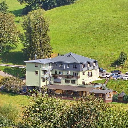 Hotel Gruener Baum Mit Restaurant & Wellness Oberzent Exterior foto