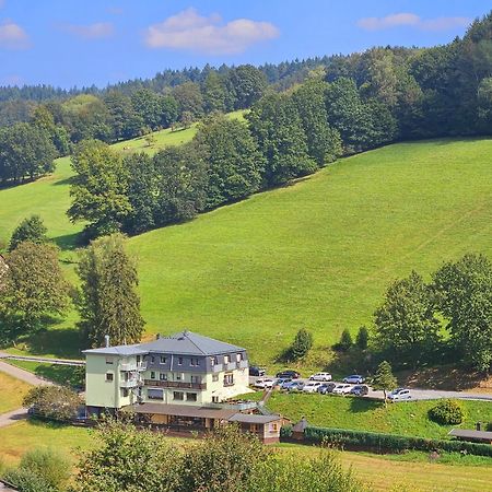 Hotel Gruener Baum Mit Restaurant & Wellness Oberzent Exterior foto